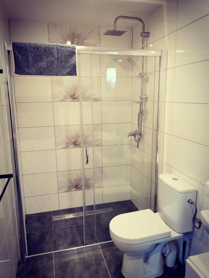 Cztery Katy Apartament Вонгровец Экстерьер фото