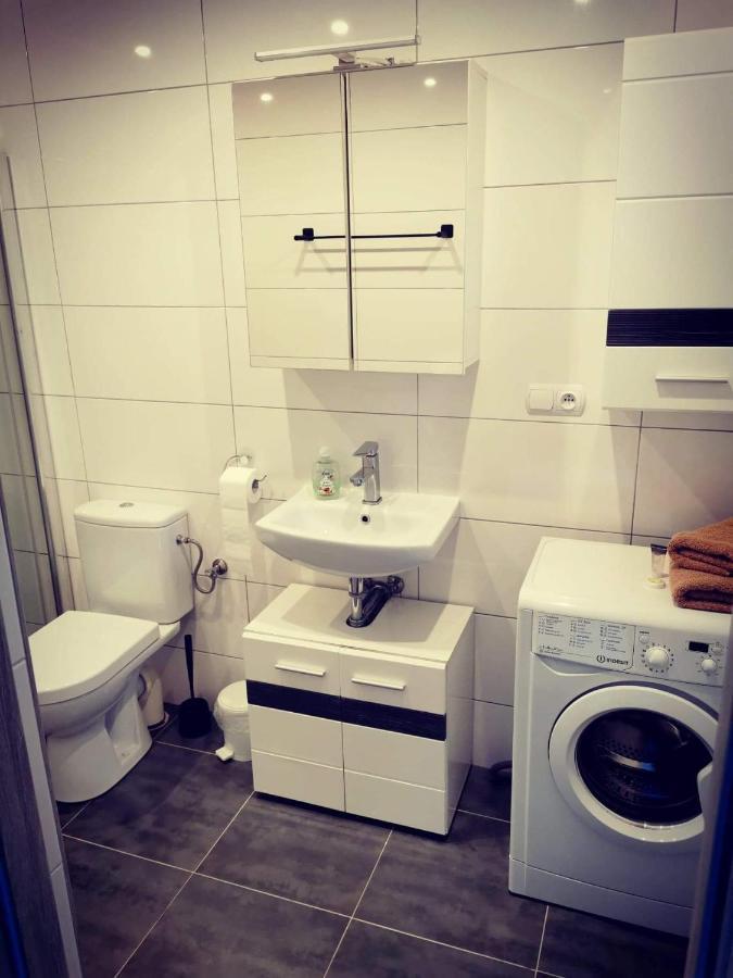 Cztery Katy Apartament Вонгровец Экстерьер фото