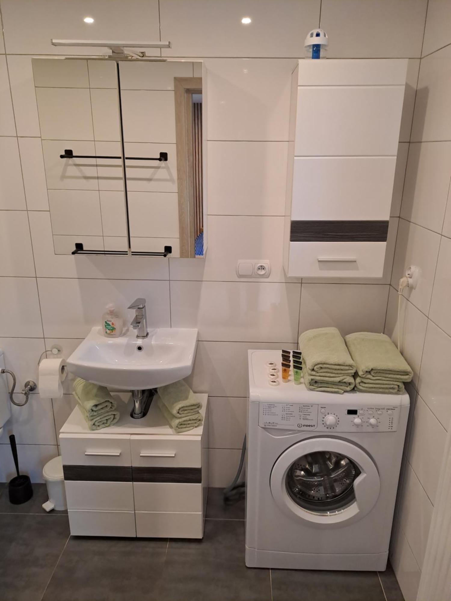 Cztery Katy Apartament Вонгровец Экстерьер фото